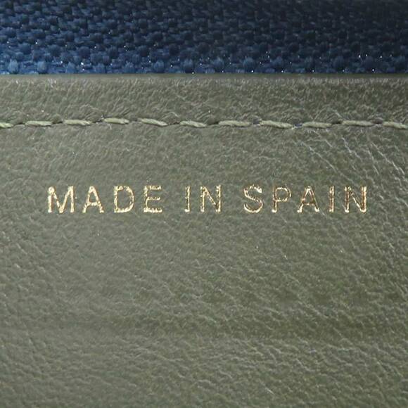 CHANEL Blue Caviar Leather Wallet - Picture 8 of 10